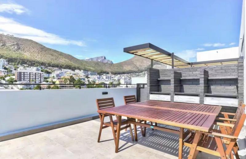 2 Bedroom Property for Sale in Sea Point Western Cape